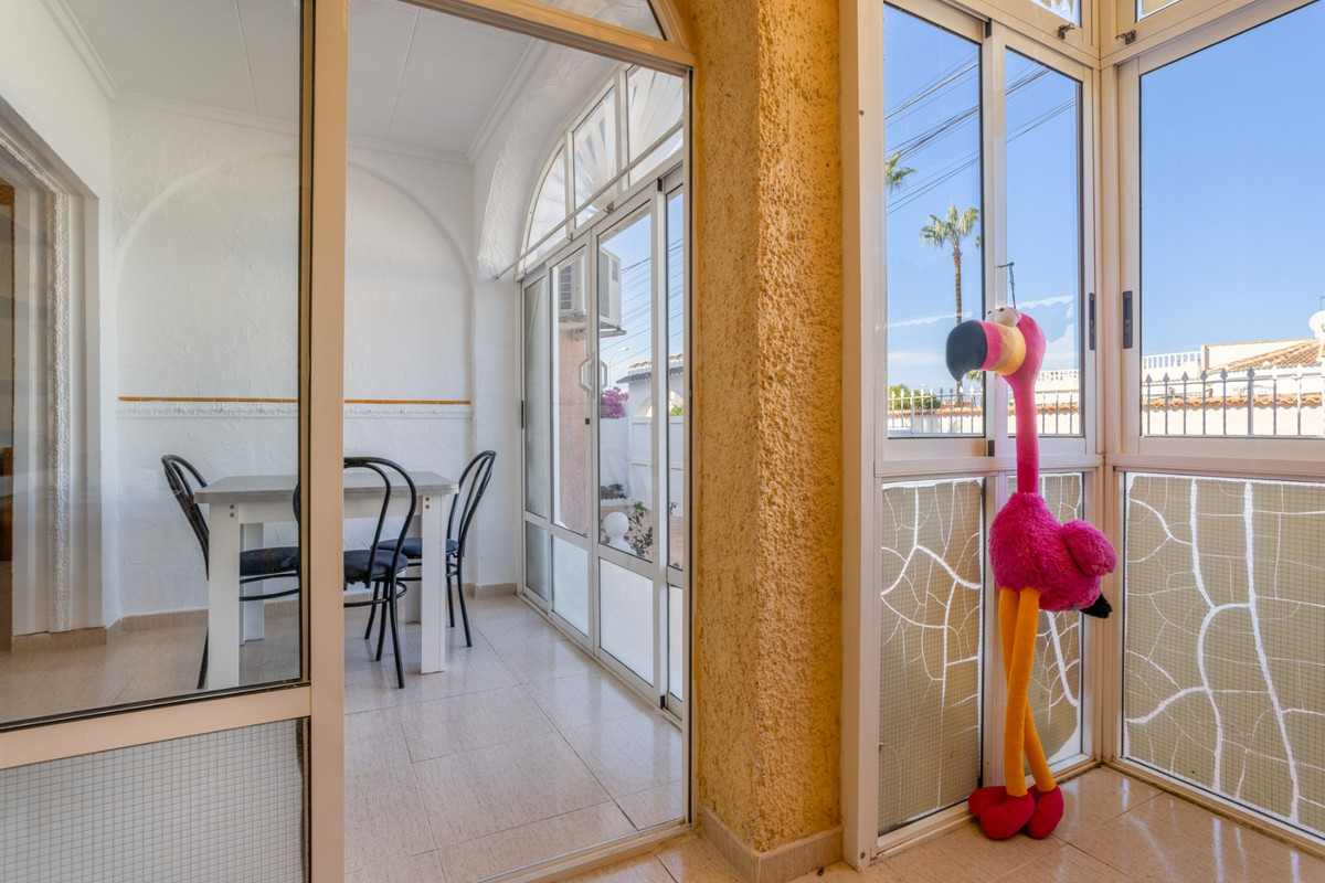 Se vende Villa - Chalet de 3 dormitorios en Costa Blanca, Alicante, España