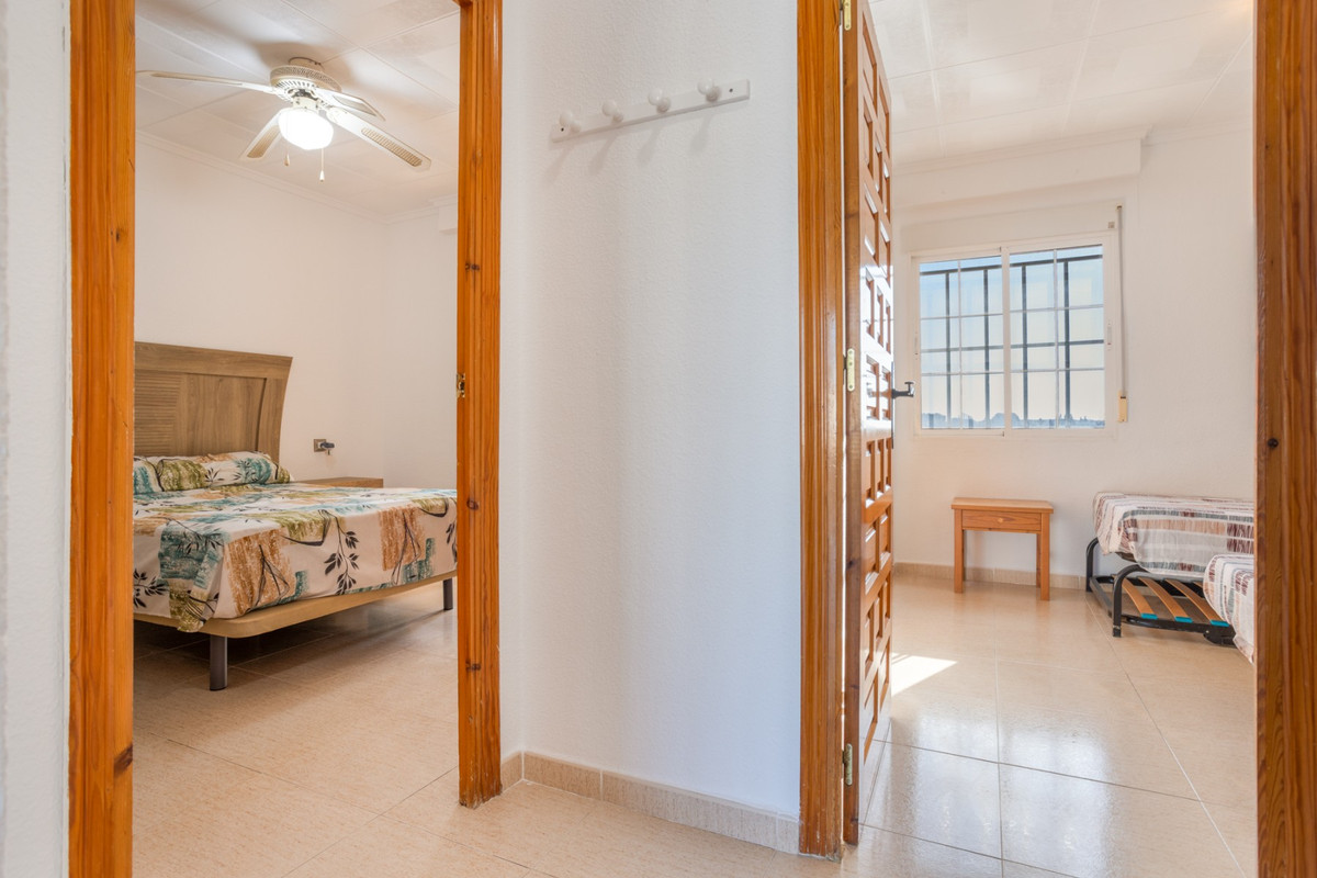Se vende Villa - Chalet de 3 dormitorios en Costa Blanca, Alicante, España