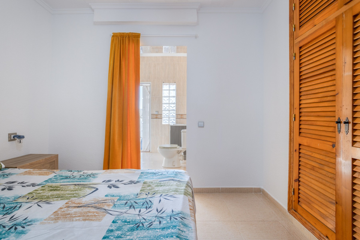 Se vende Villa - Chalet de 3 dormitorios en Costa Blanca, Alicante, España
