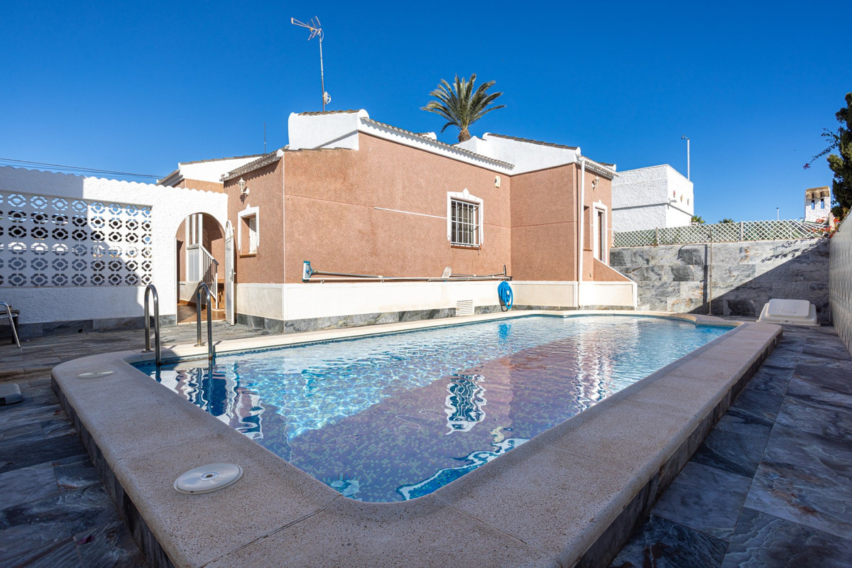 Se vende Villa - Chalet de 3 dormitorios en Costa Blanca, Alicante, España