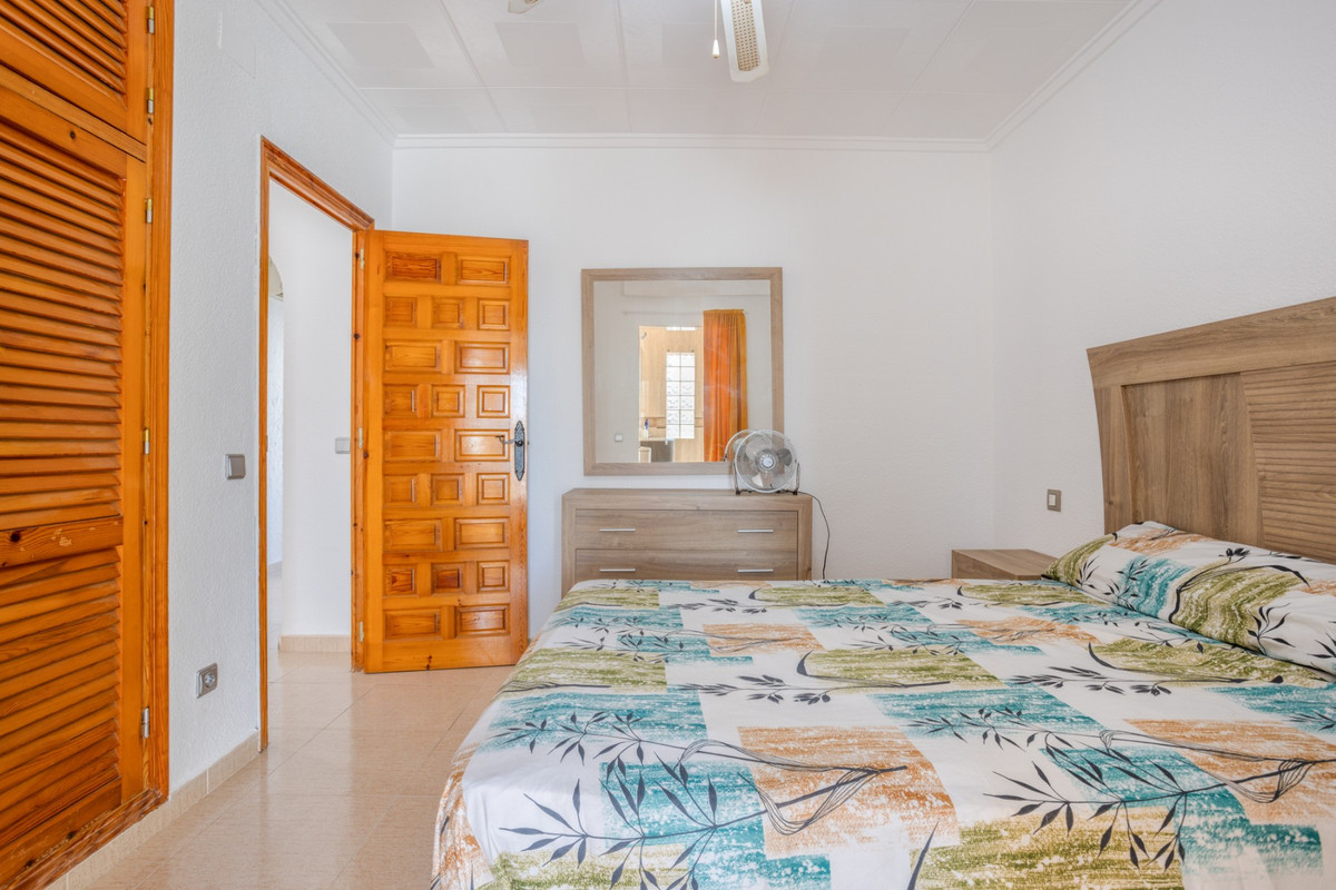 Se vende Villa - Chalet de 3 dormitorios en Costa Blanca, Alicante, España