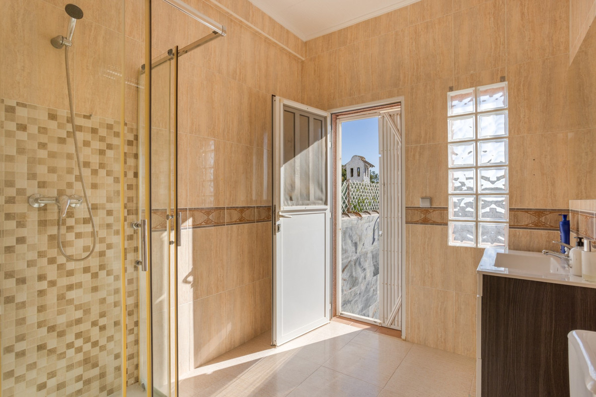 Se vende Villa - Chalet de 3 dormitorios en Costa Blanca, Alicante, España
