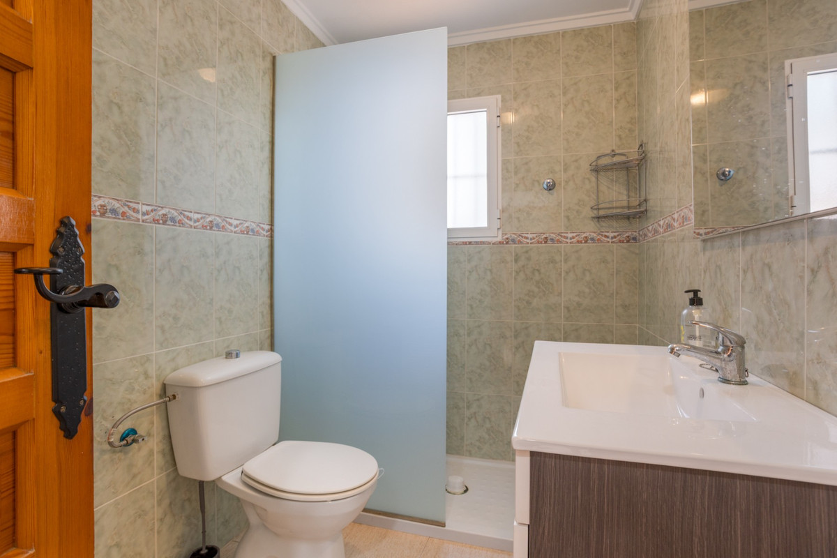 Se vende Villa - Chalet de 3 dormitorios en Costa Blanca, Alicante, España