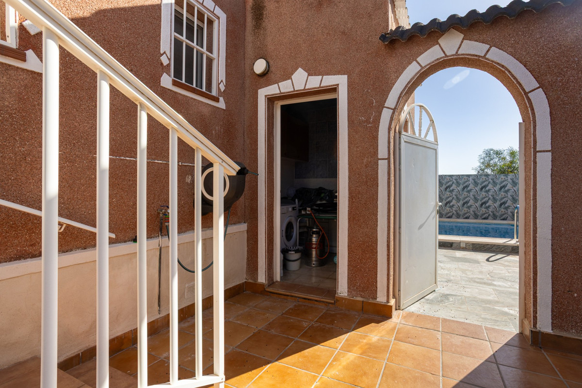Se vende Villa - Chalet de 3 dormitorios en Costa Blanca, Alicante, España
