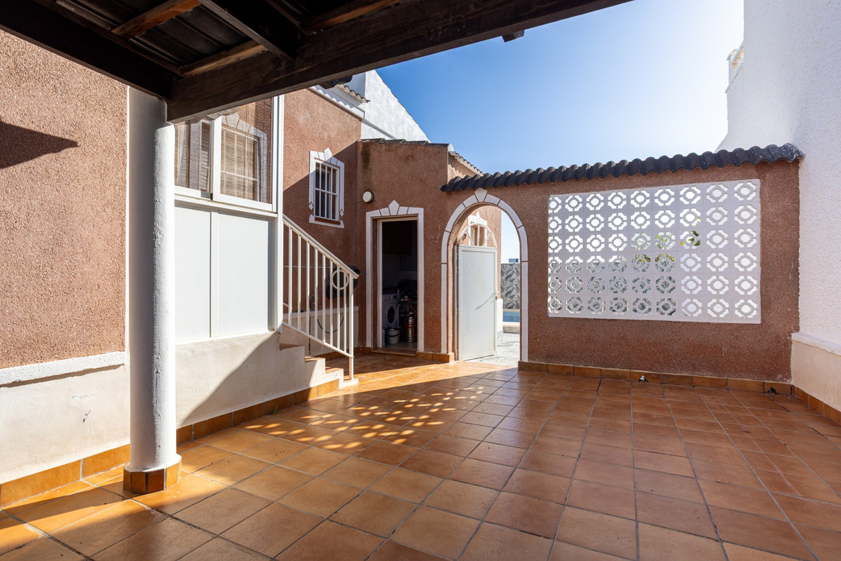 Se vende Villa - Chalet de 3 dormitorios en Costa Blanca, Alicante, España