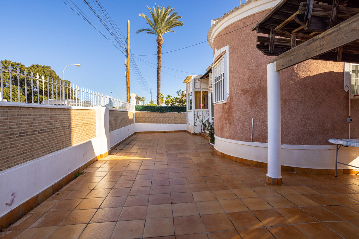 Se vende Villa - Chalet de 3 dormitorios en Costa Blanca, Alicante, España