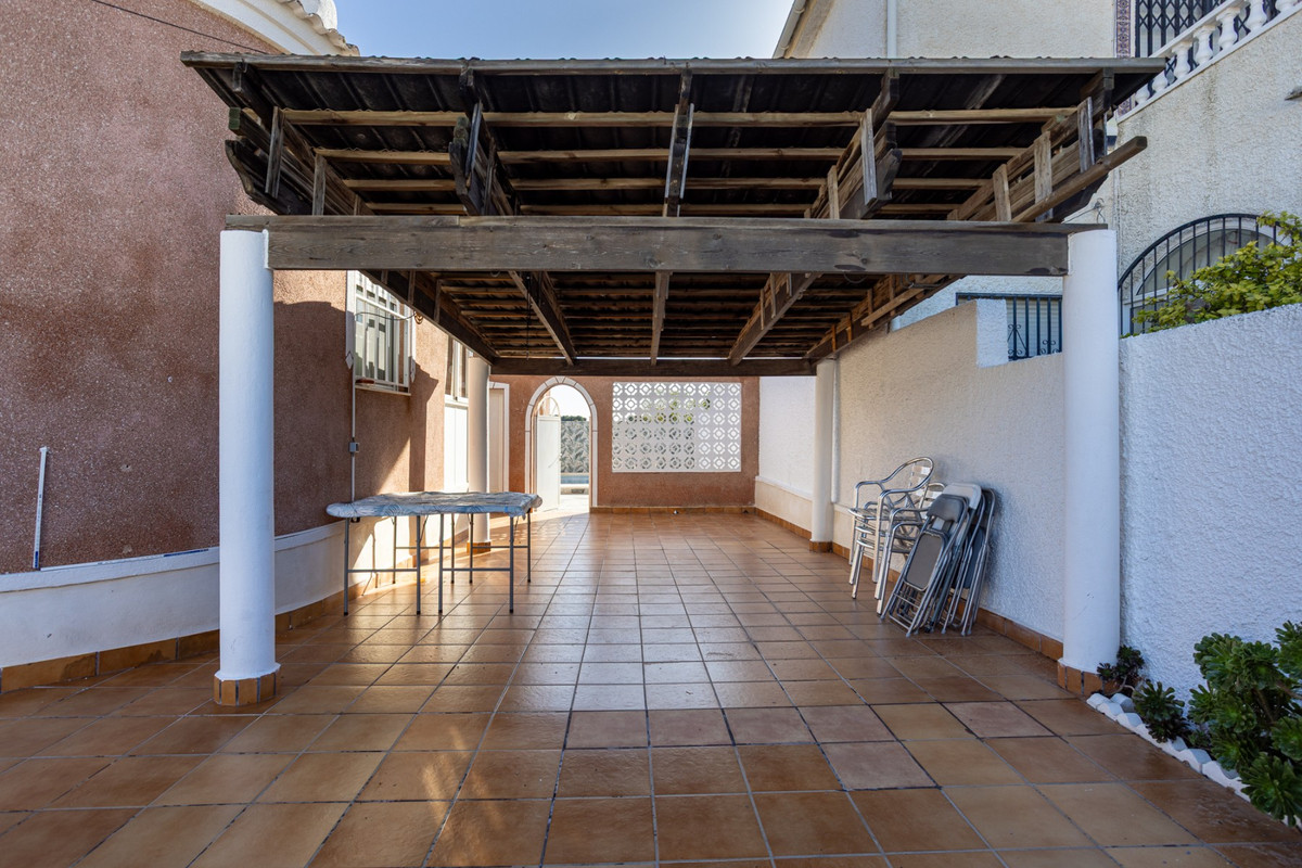 Se vende Villa - Chalet de 3 dormitorios en Costa Blanca, Alicante, España
