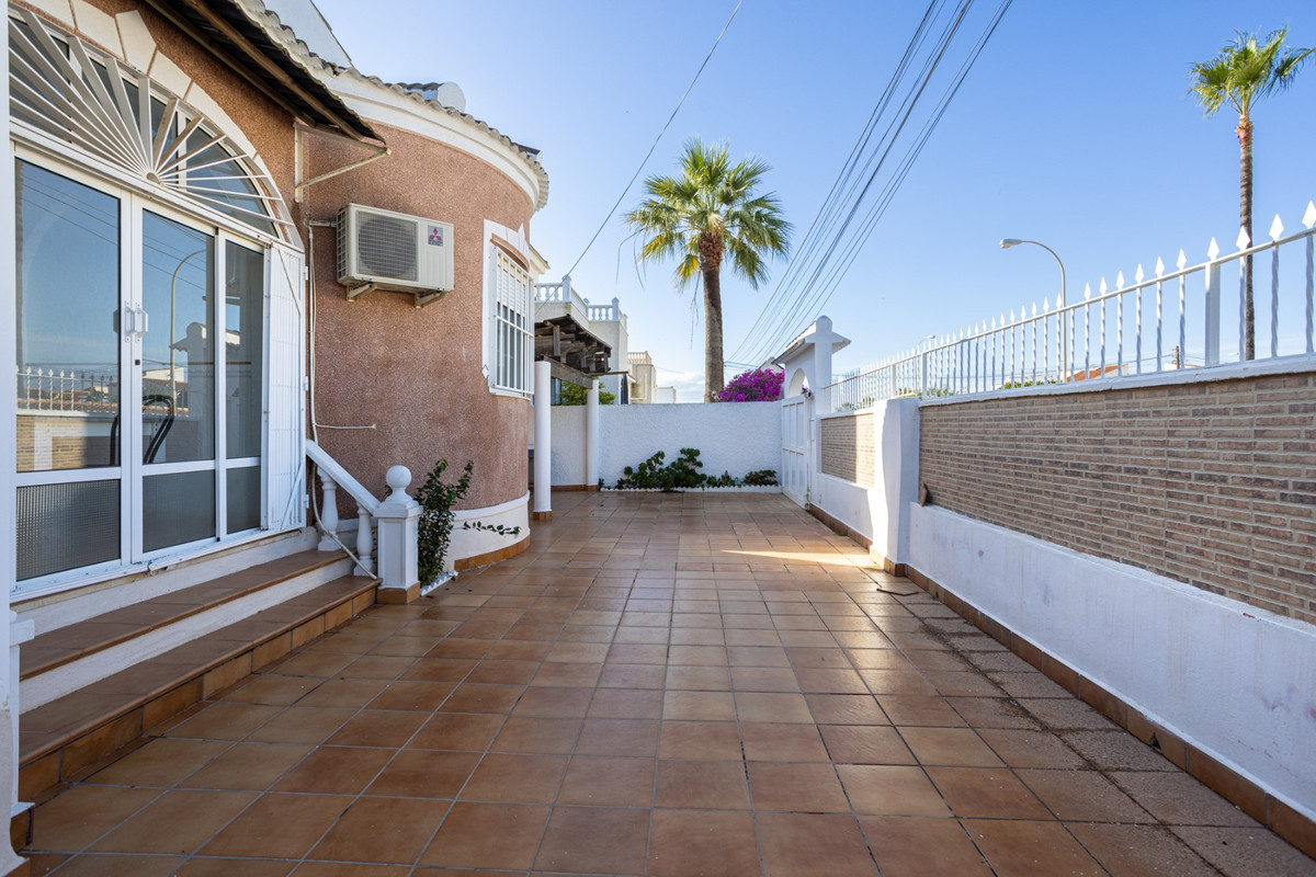 Se vende Villa - Chalet de 3 dormitorios en Costa Blanca, Alicante, España