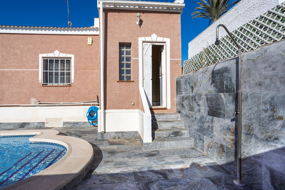 Se vende Villa - Chalet de 3 dormitorios en Costa Blanca, Alicante, España
