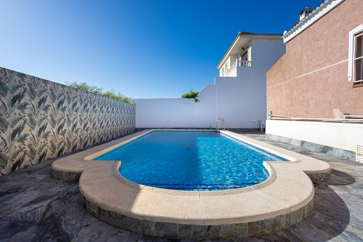 Se vende Villa - Chalet de 3 dormitorios en Costa Blanca, Alicante, España