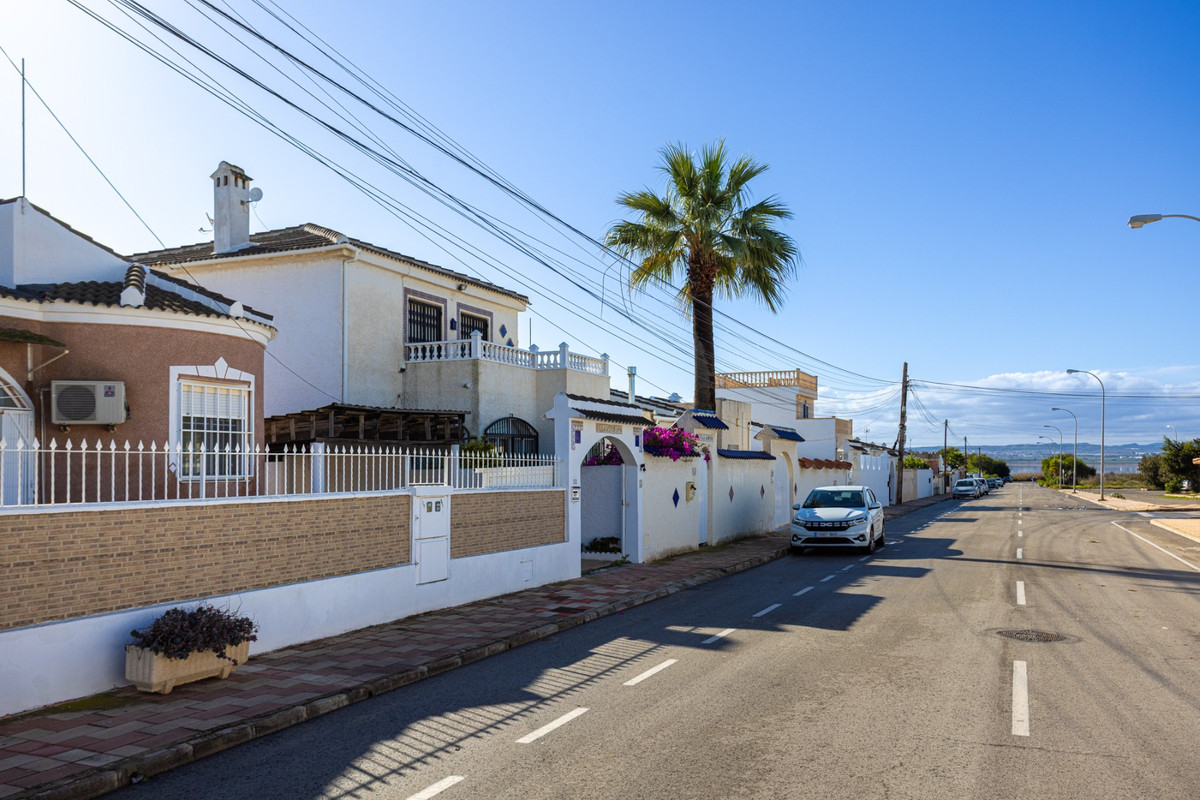 Se vende Villa - Chalet de 3 dormitorios en Costa Blanca, Alicante, España