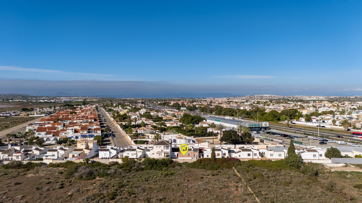 Se vende Villa - Chalet de 3 dormitorios en Costa Blanca, Alicante, España