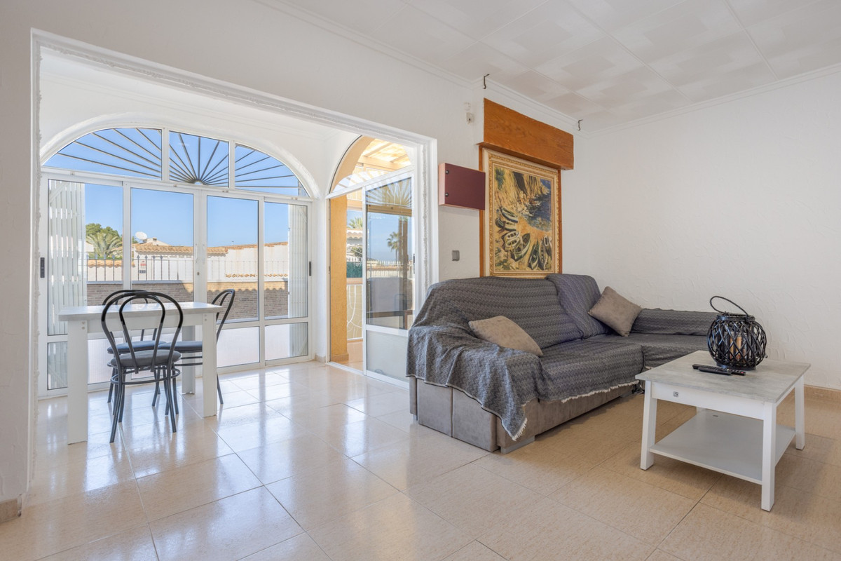 Se vende Villa - Chalet de 3 dormitorios en Costa Blanca, Alicante, España