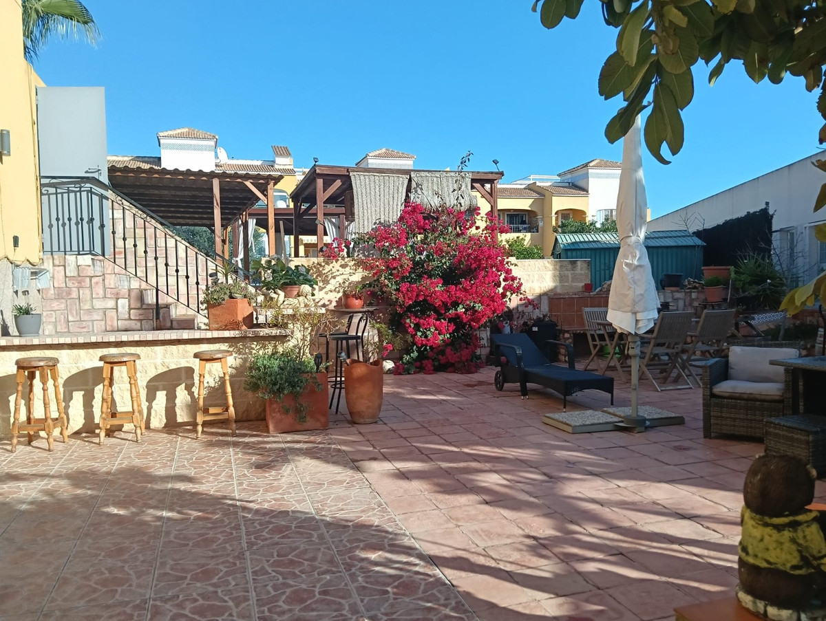 2 Bed Apartment for sale in Los Montesinos Costa Blanca, Alicante, Spain