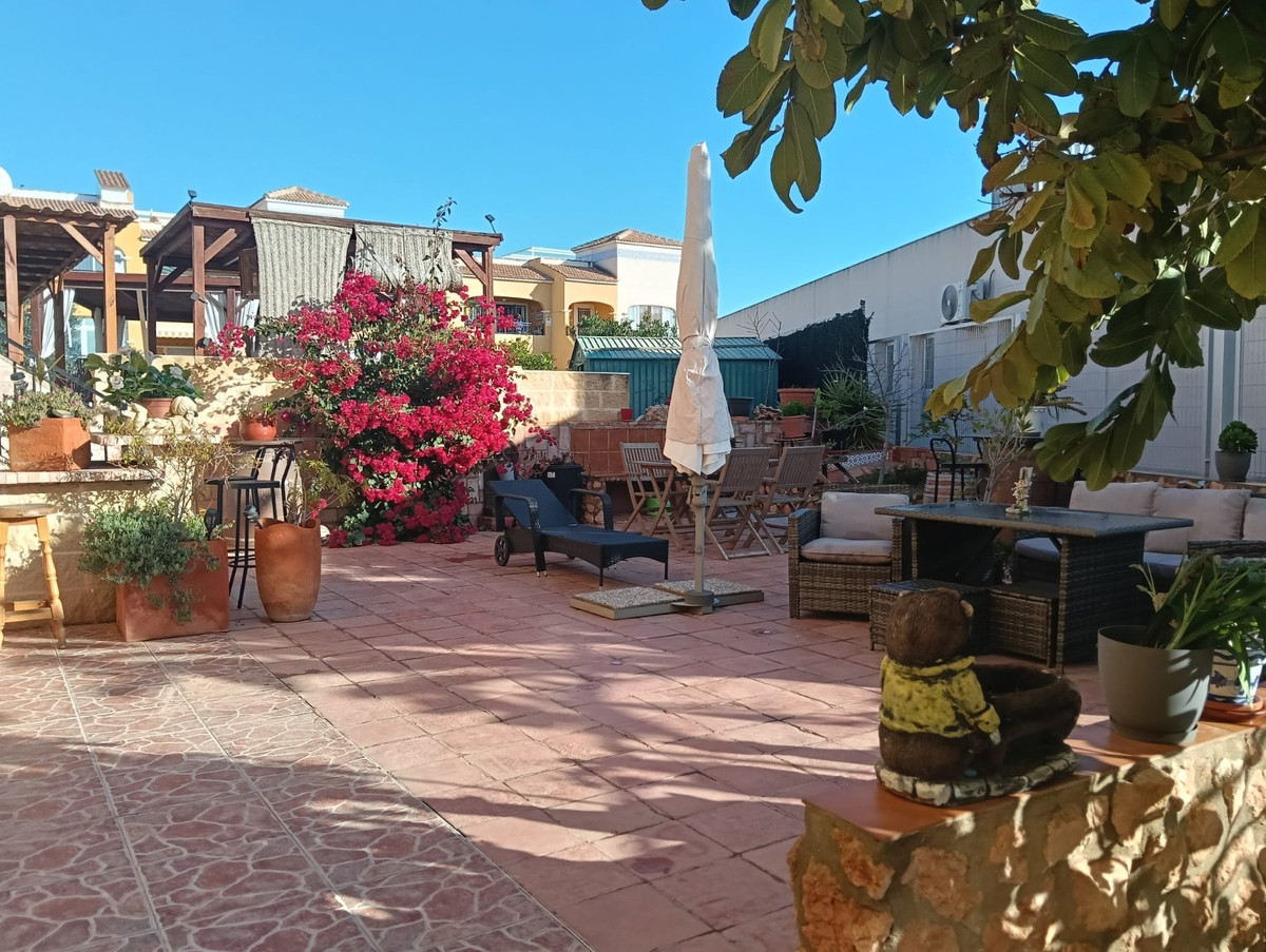 2 Bed Apartment for sale in Los Montesinos Costa Blanca, Alicante, Spain