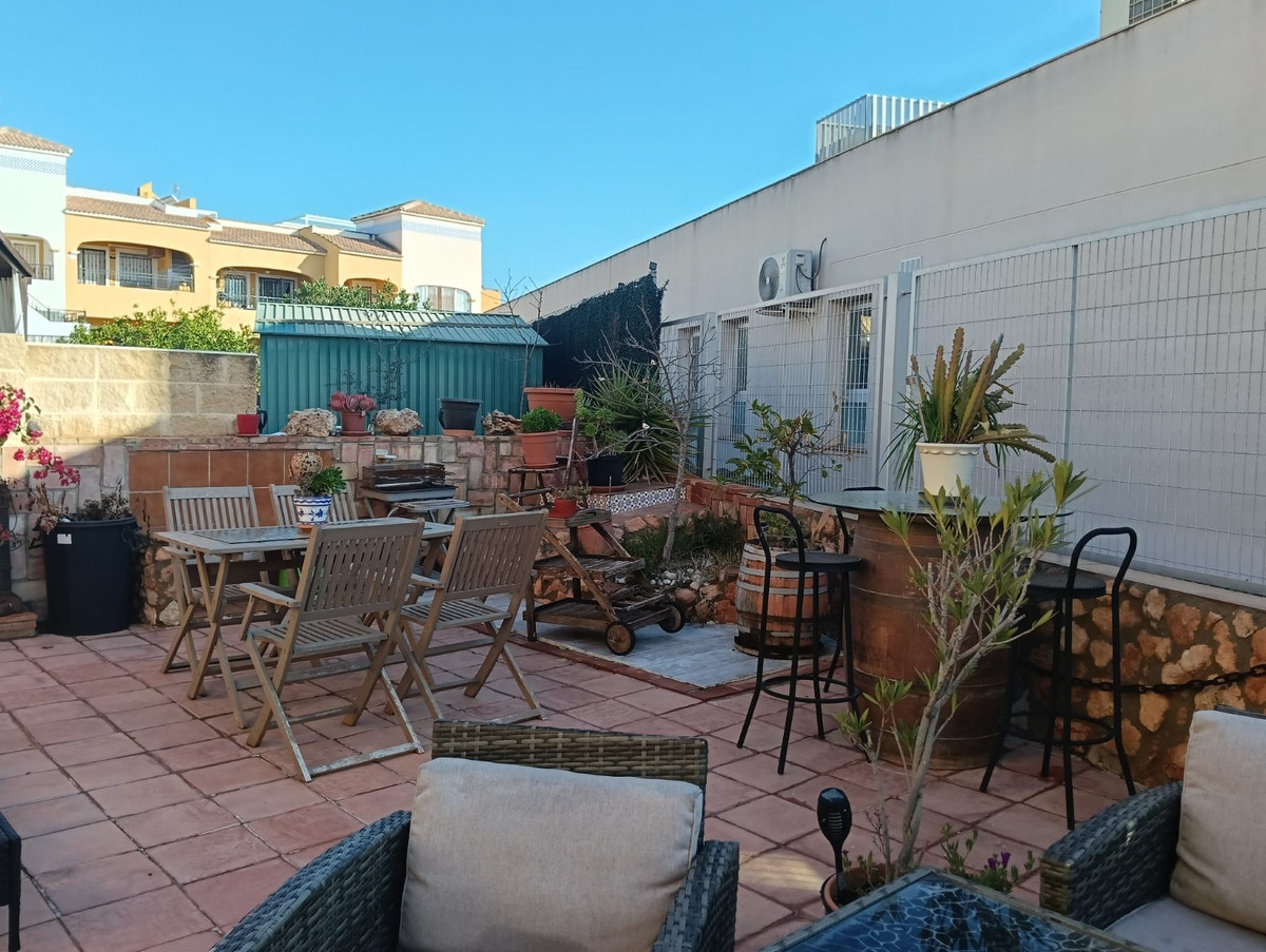 2 Bed Apartment for sale in Los Montesinos Costa Blanca, Alicante, Spain