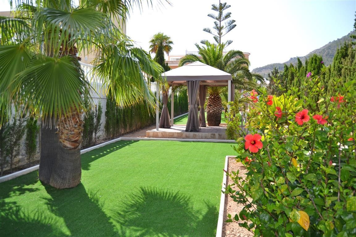 Se vende Villa - Chalet de 5 dormitorios en Costa Blanca, Alicante, España