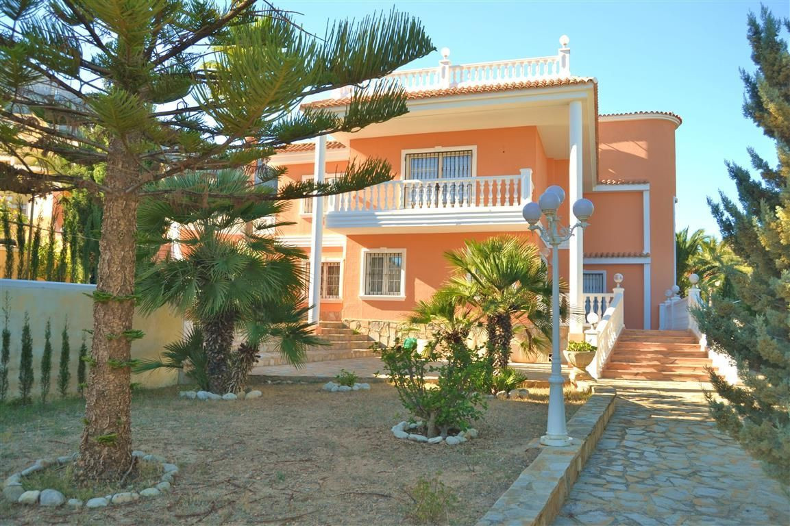 Se vende Villa - Chalet de 5 dormitorios en Costa Blanca, Alicante, España