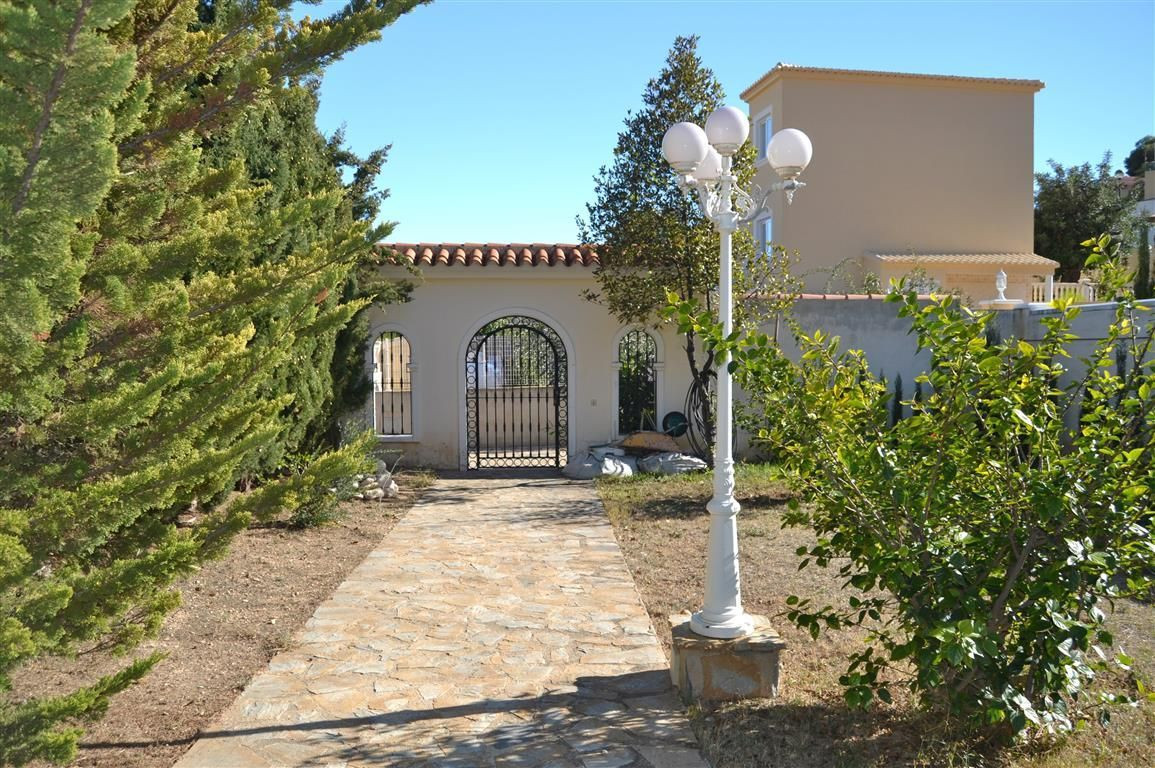 Se vende Villa - Chalet de 5 dormitorios en Costa Blanca, Alicante, España