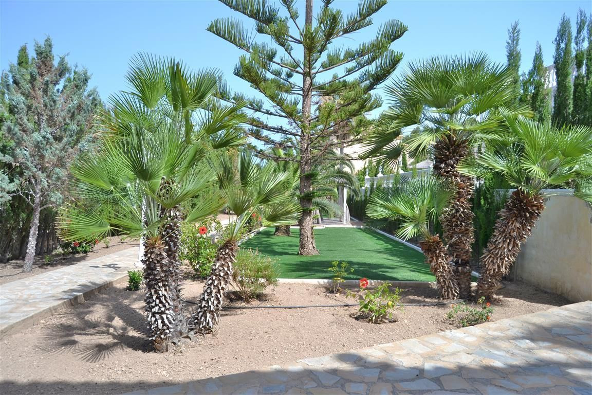 Se vende Villa - Chalet de 5 dormitorios en Costa Blanca, Alicante, España