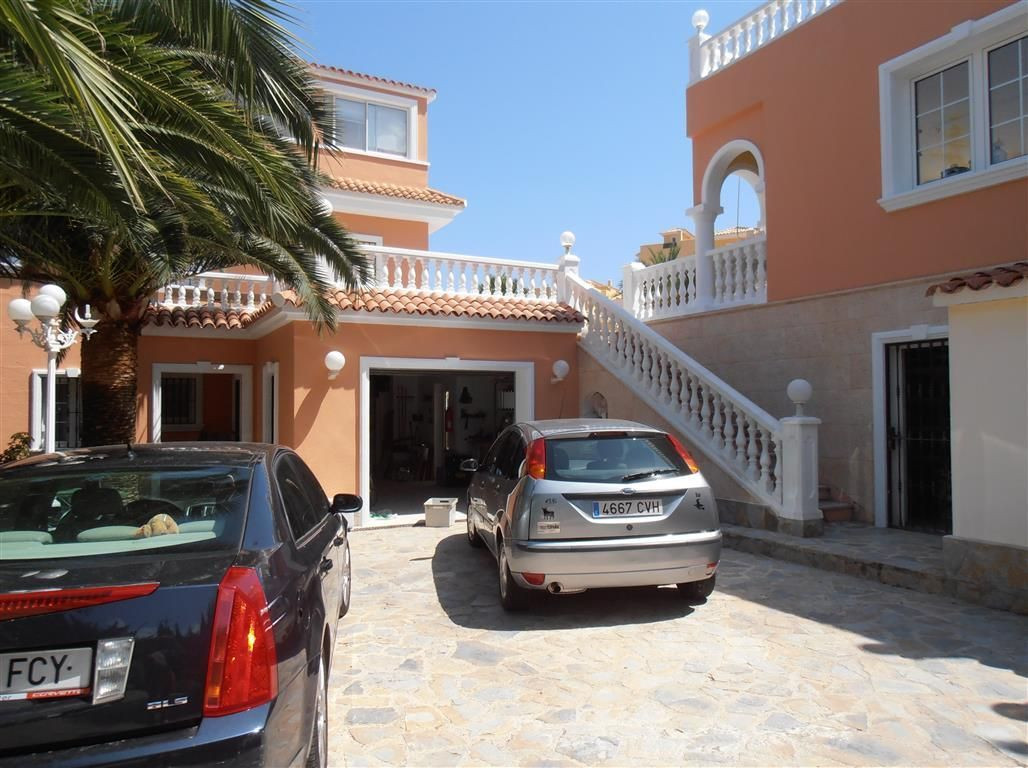 Se vende Villa - Chalet de 5 dormitorios en Costa Blanca, Alicante, España