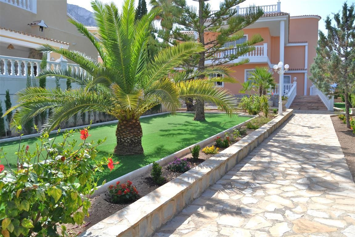 Se vende Villa - Chalet de 5 dormitorios en Costa Blanca, Alicante, España