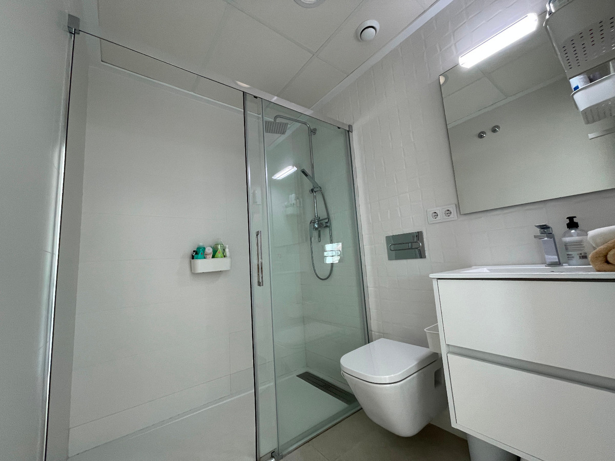 Se vende Villa - Chalet de 3 dormitorios en Costa Blanca, Alicante, España