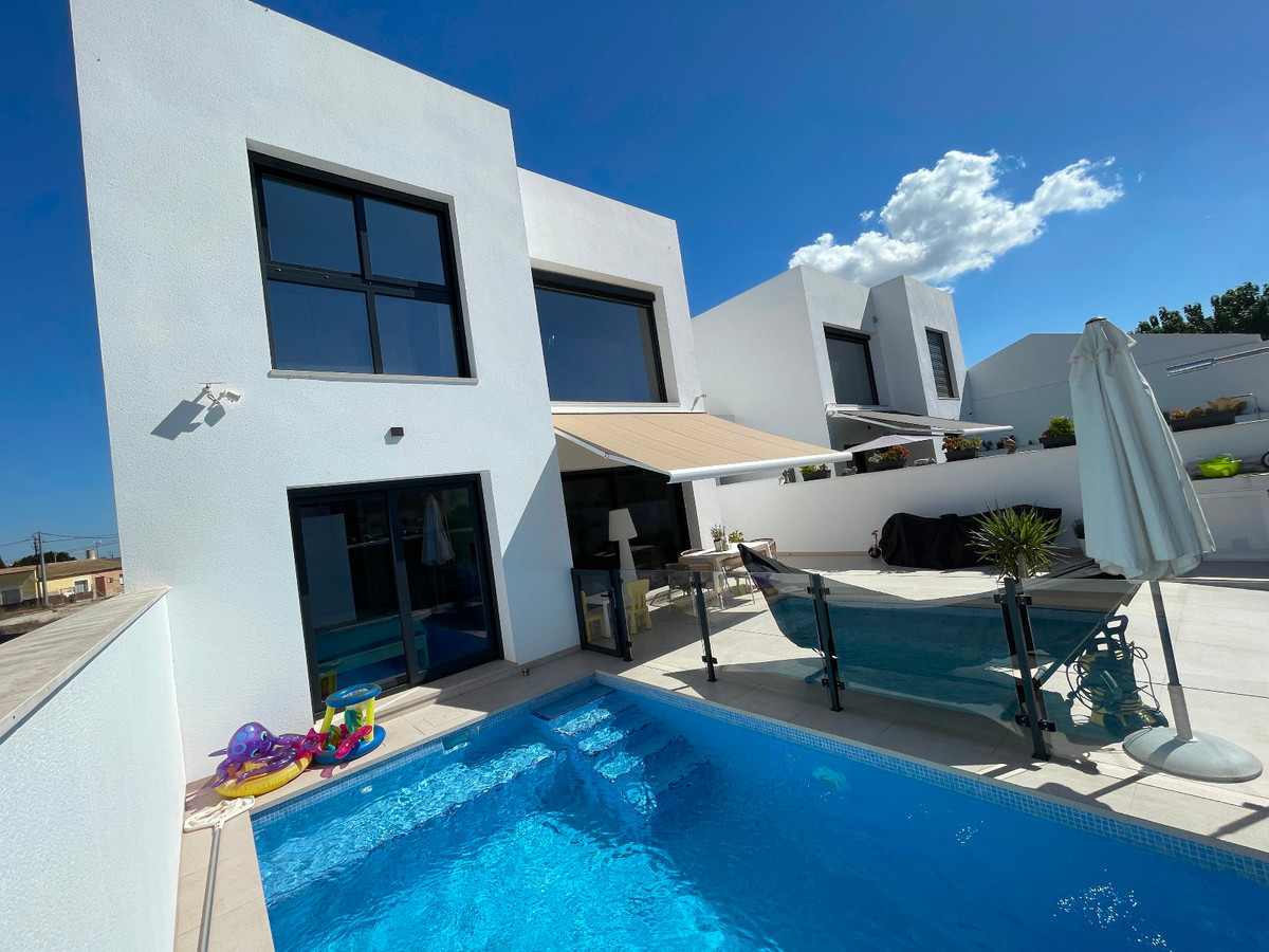 Se vende Villa - Chalet de 3 dormitorios en Costa Blanca, Alicante, España