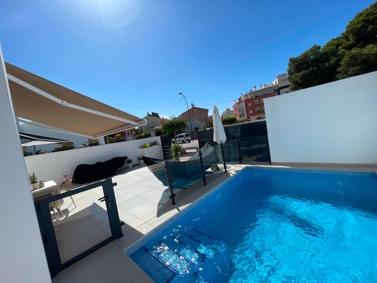 Se vende Villa - Chalet de 3 dormitorios en Costa Blanca, Alicante, España