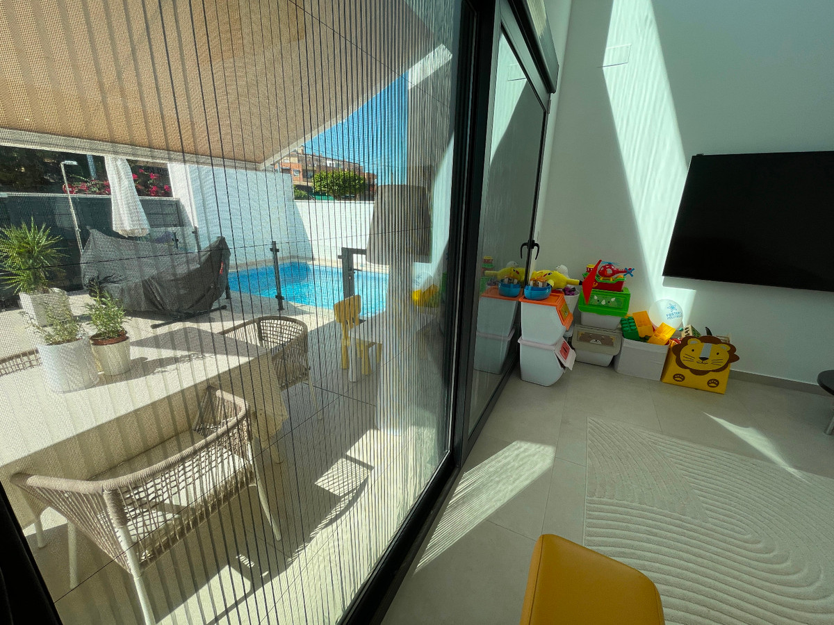 Se vende Villa - Chalet de 3 dormitorios en Costa Blanca, Alicante, España