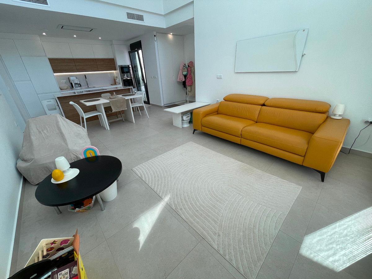 Se vende Villa - Chalet de 3 dormitorios en Costa Blanca, Alicante, España