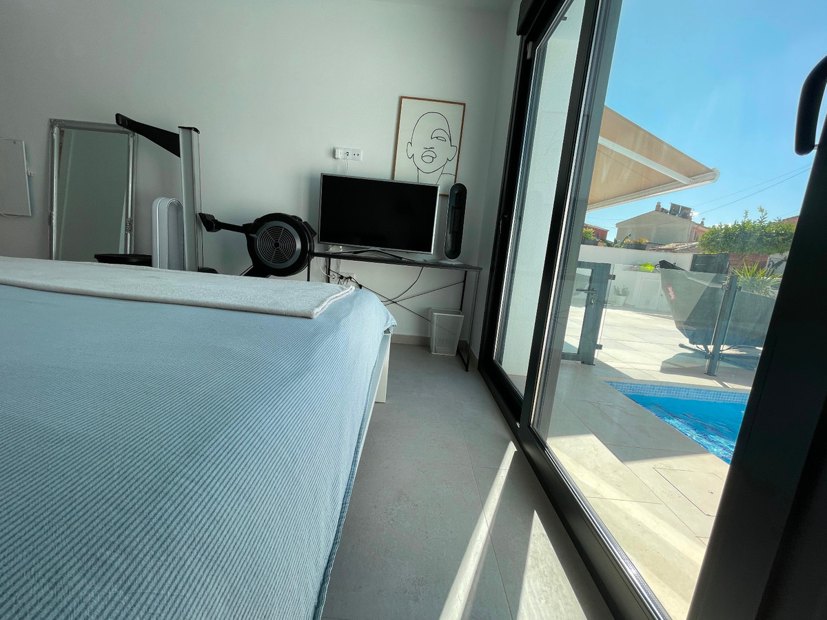 Se vende Villa - Chalet de 3 dormitorios en Costa Blanca, Alicante, España