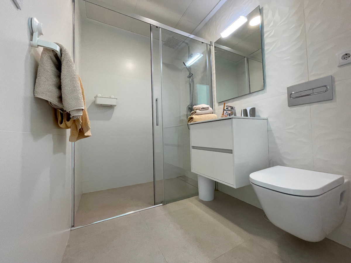 Se vende Villa - Chalet de 3 dormitorios en Costa Blanca, Alicante, España