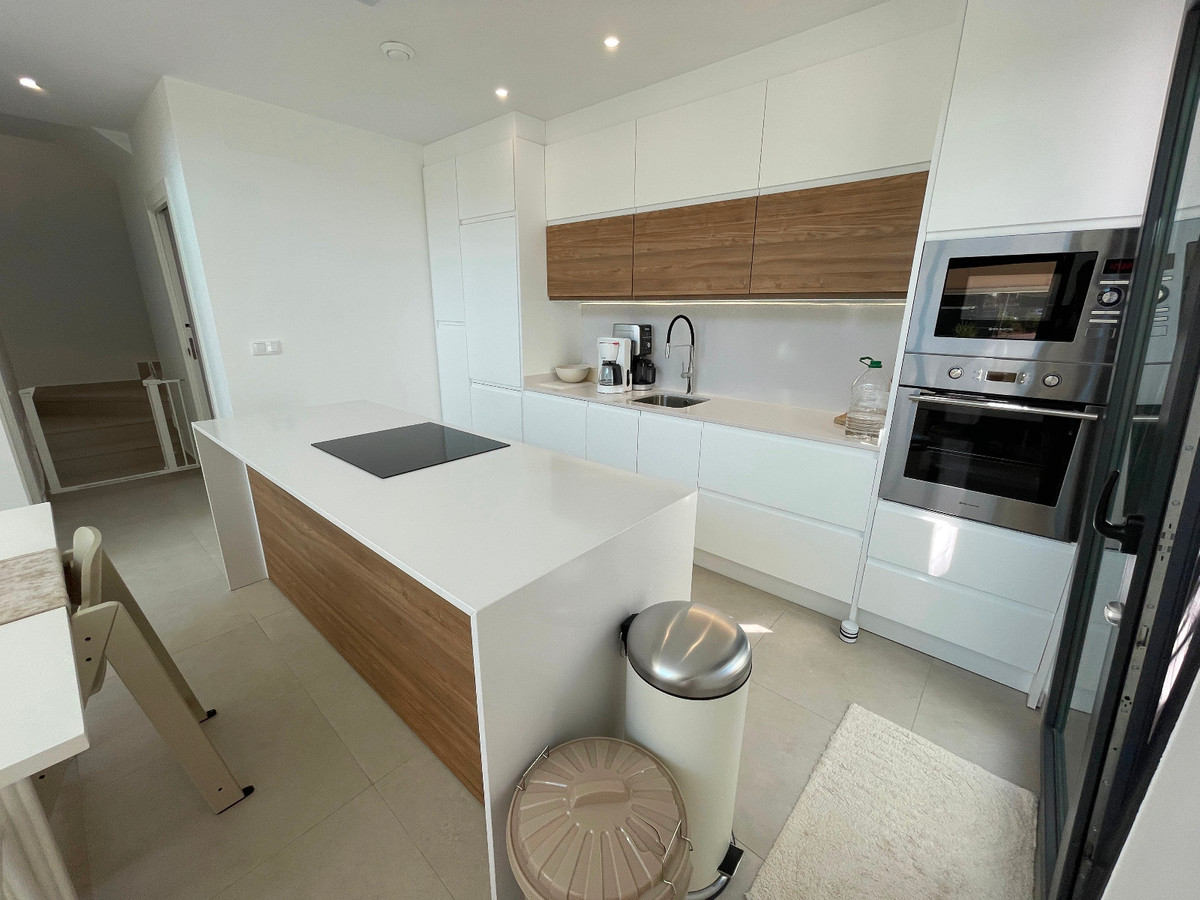 Se vende Villa - Chalet de 3 dormitorios en Costa Blanca, Alicante, España