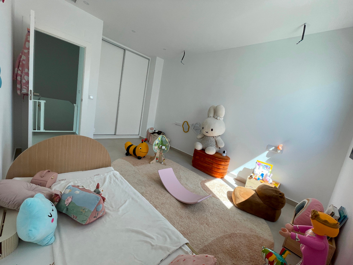 Se vende Villa - Chalet de 3 dormitorios en Costa Blanca, Alicante, España
