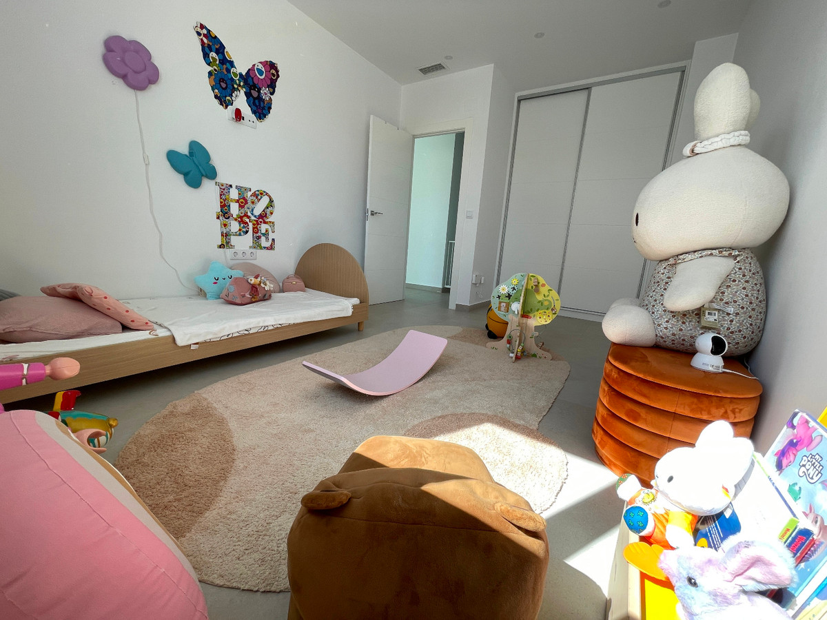 Se vende Villa - Chalet de 3 dormitorios en Costa Blanca, Alicante, España