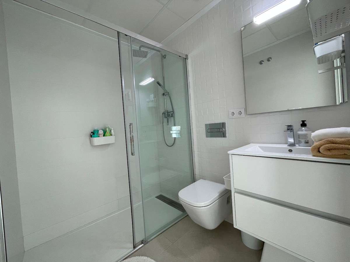 Se vende Villa - Chalet de 3 dormitorios en Costa Blanca, Alicante, España