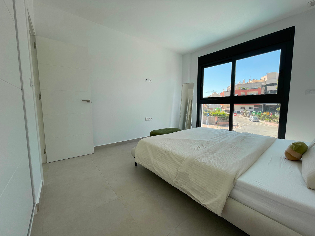 Se vende Villa - Chalet de 3 dormitorios en Costa Blanca, Alicante, España