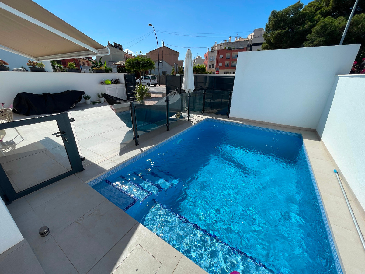 Se vende Villa - Chalet de 3 dormitorios en Costa Blanca, Alicante, España