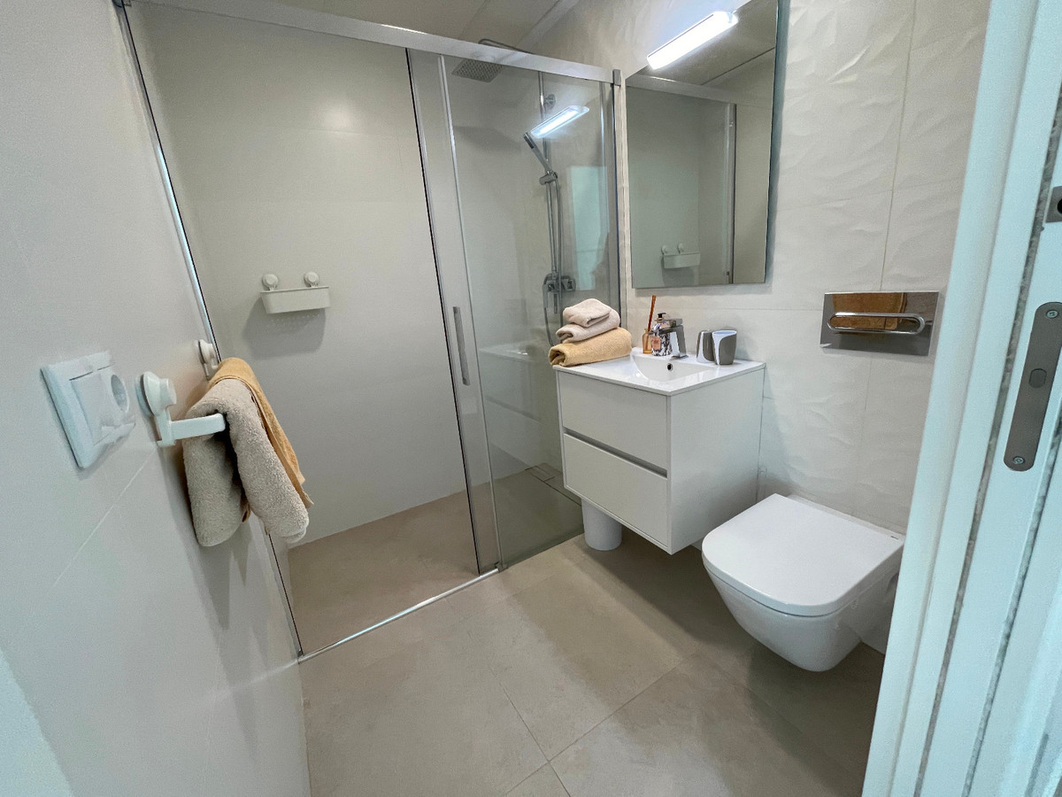 Se vende Villa - Chalet de 3 dormitorios en Costa Blanca, Alicante, España