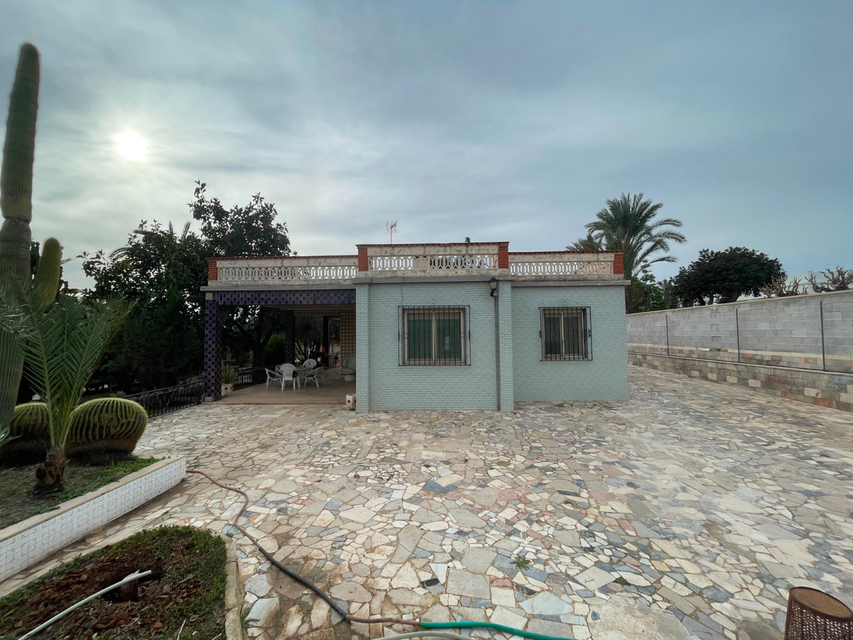 Se vende Villa - Chalet de 4 dormitorios en Costa Blanca, Alicante, España
