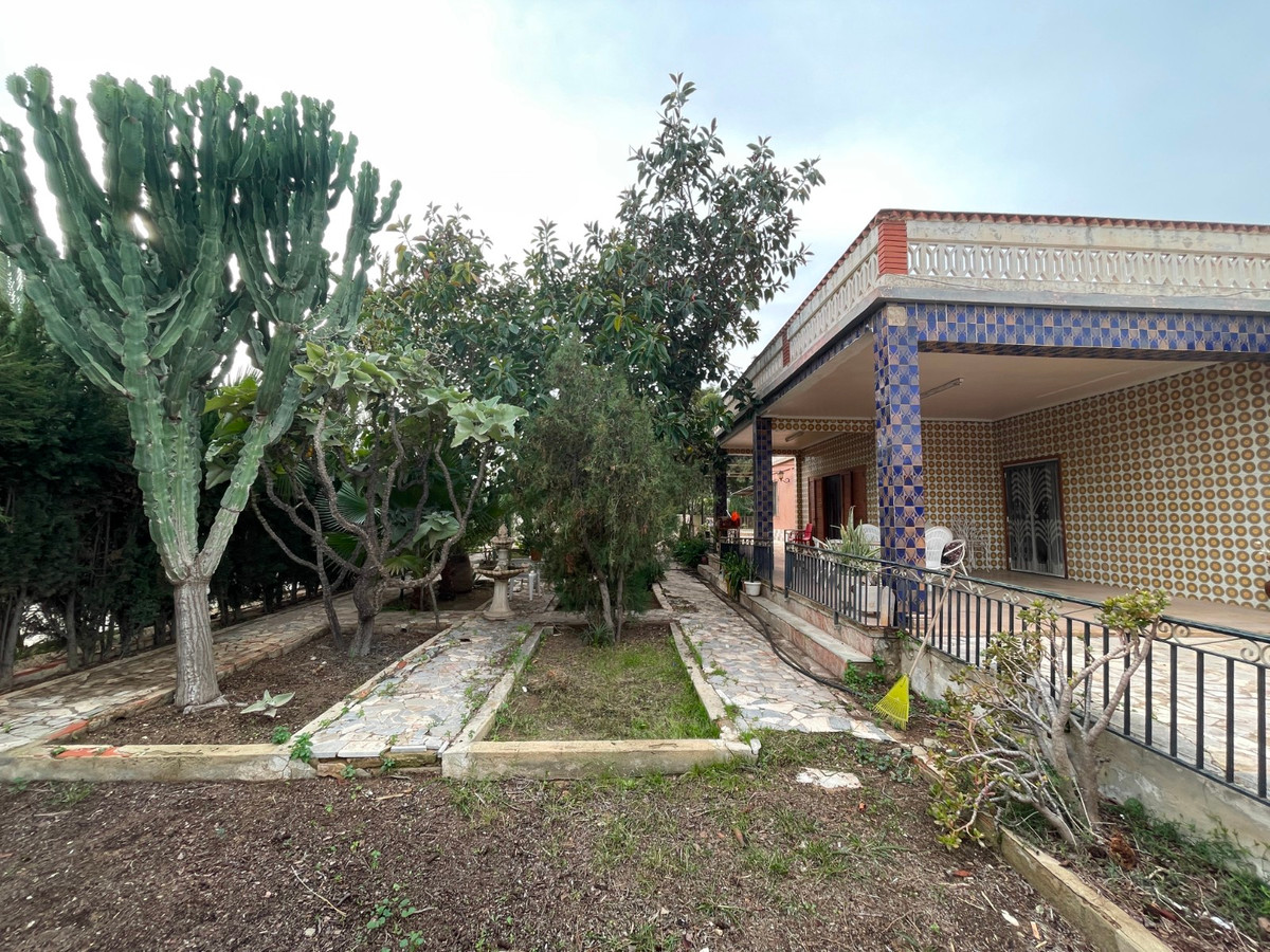 Se vende Villa - Chalet de 4 dormitorios en Costa Blanca, Alicante, España