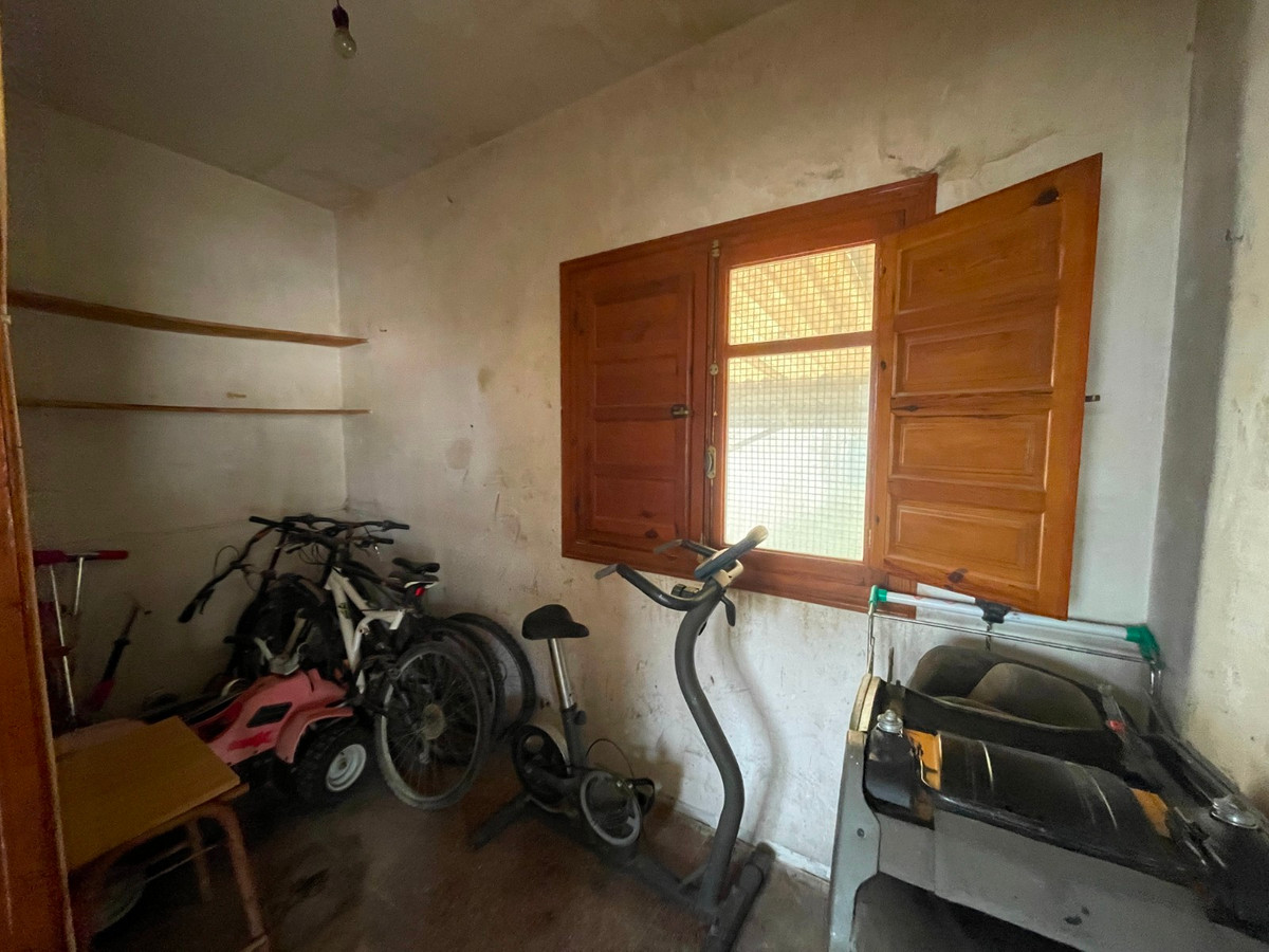 Se vende Villa - Chalet de 4 dormitorios en Costa Blanca, Alicante, España