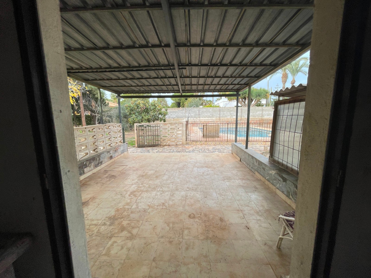 Se vende Villa - Chalet de 4 dormitorios en Costa Blanca, Alicante, España