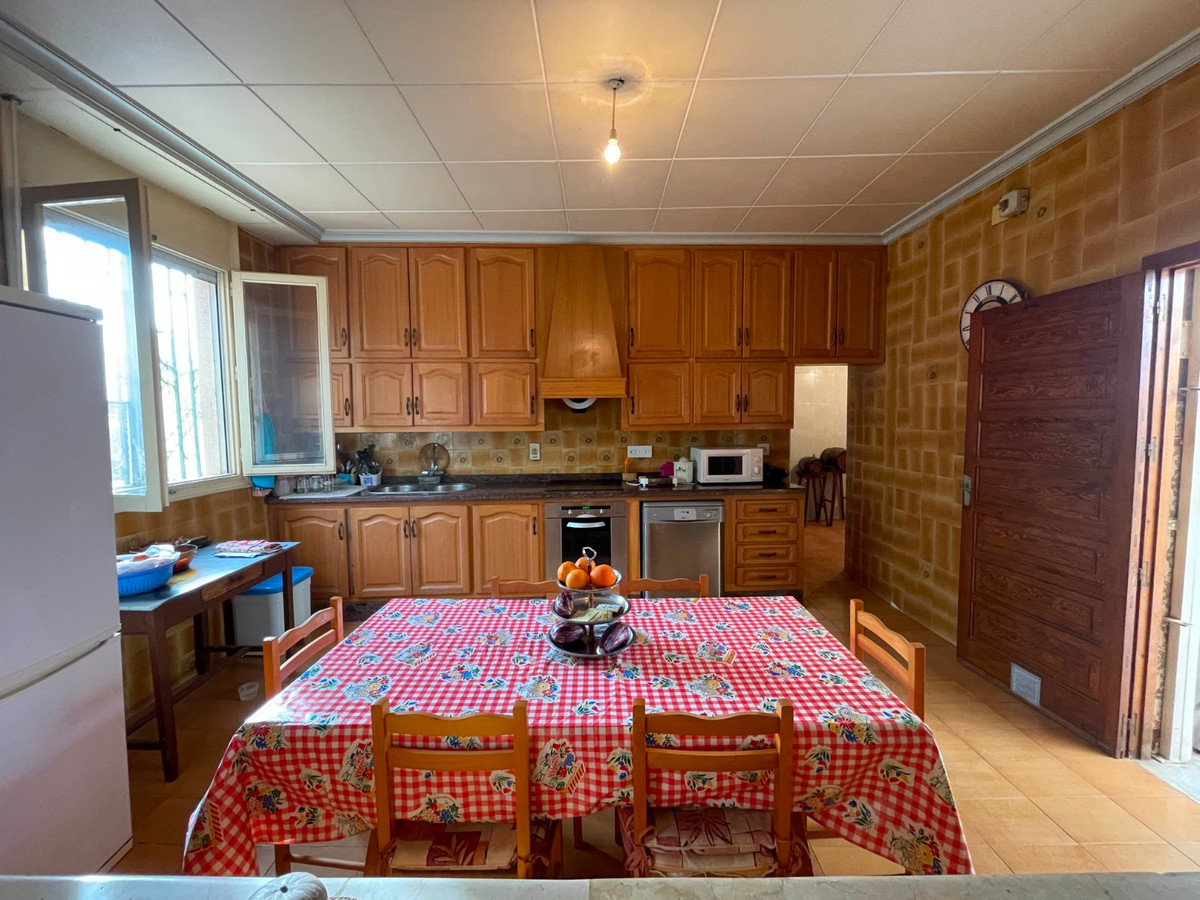 Se vende Villa - Chalet de 4 dormitorios en Costa Blanca, Alicante, España