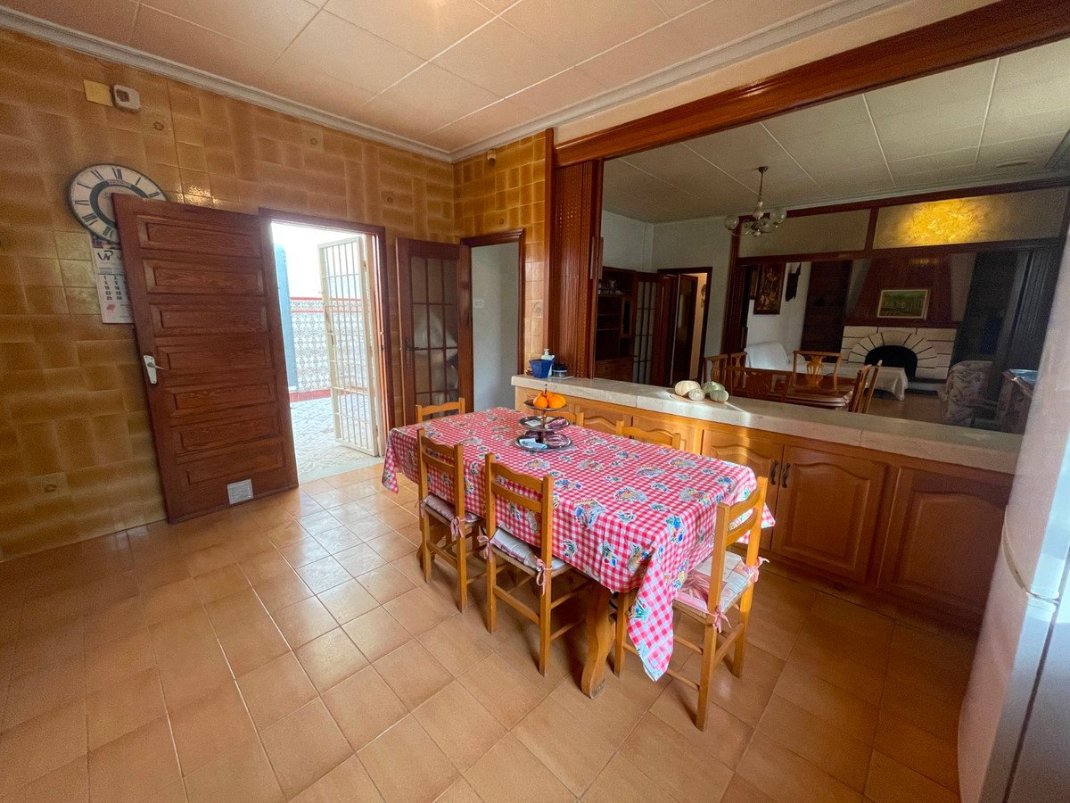 Se vende Villa - Chalet de 4 dormitorios en Costa Blanca, Alicante, España