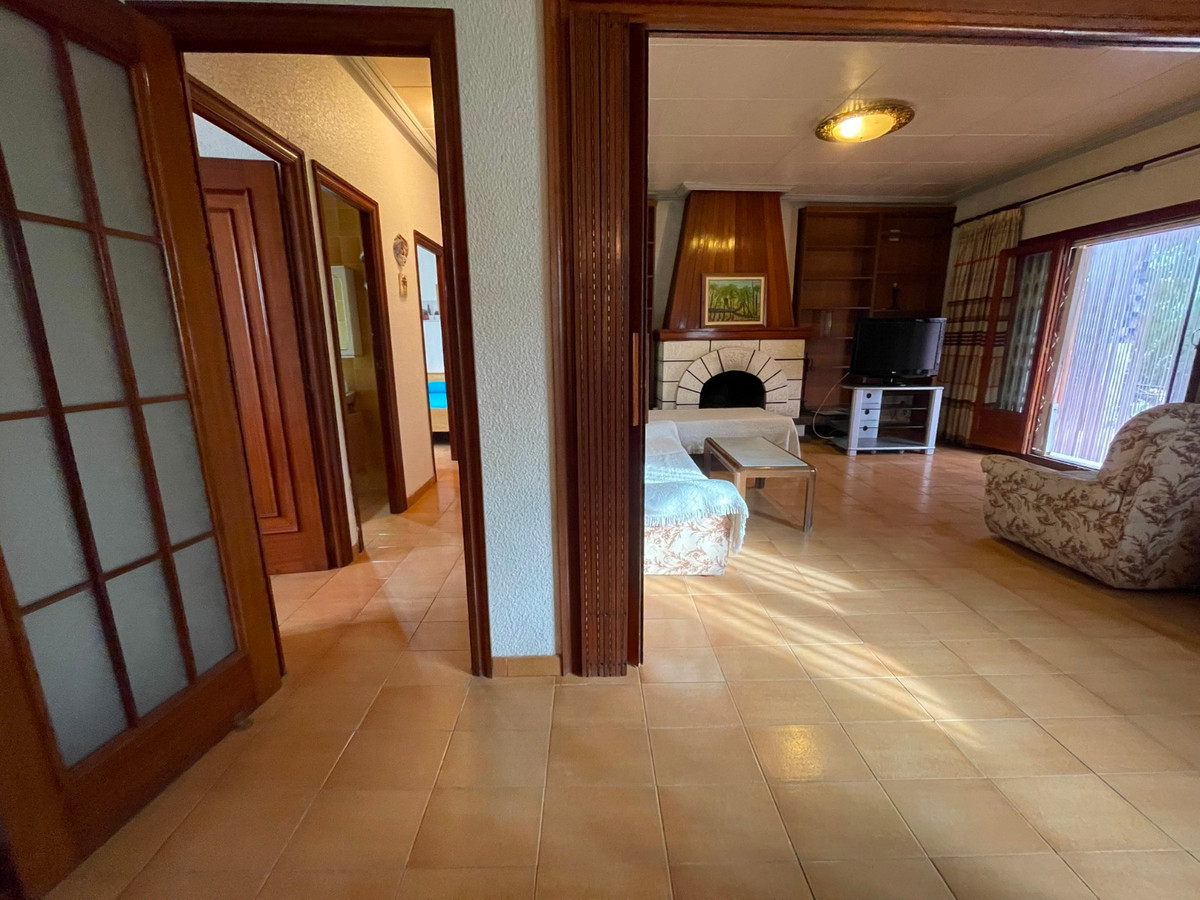 Se vende Villa - Chalet de 4 dormitorios en Costa Blanca, Alicante, España