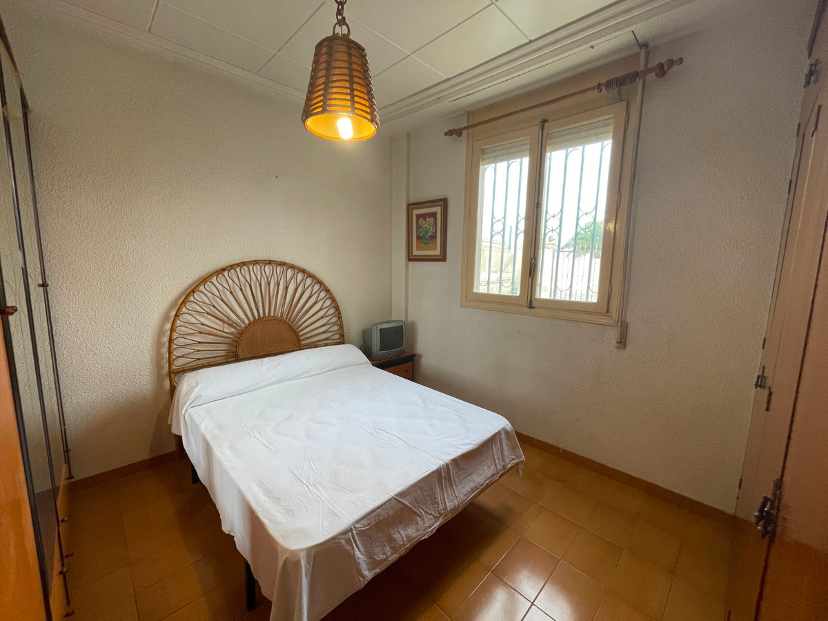 Se vende Villa - Chalet de 4 dormitorios en Costa Blanca, Alicante, España