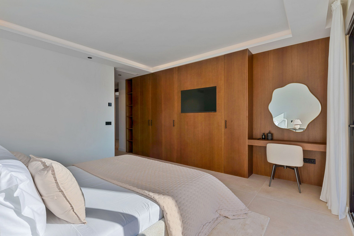 3 Bed Apartment for sale in Nueva Andalucía Costa Del Sol, Málaga, Spain