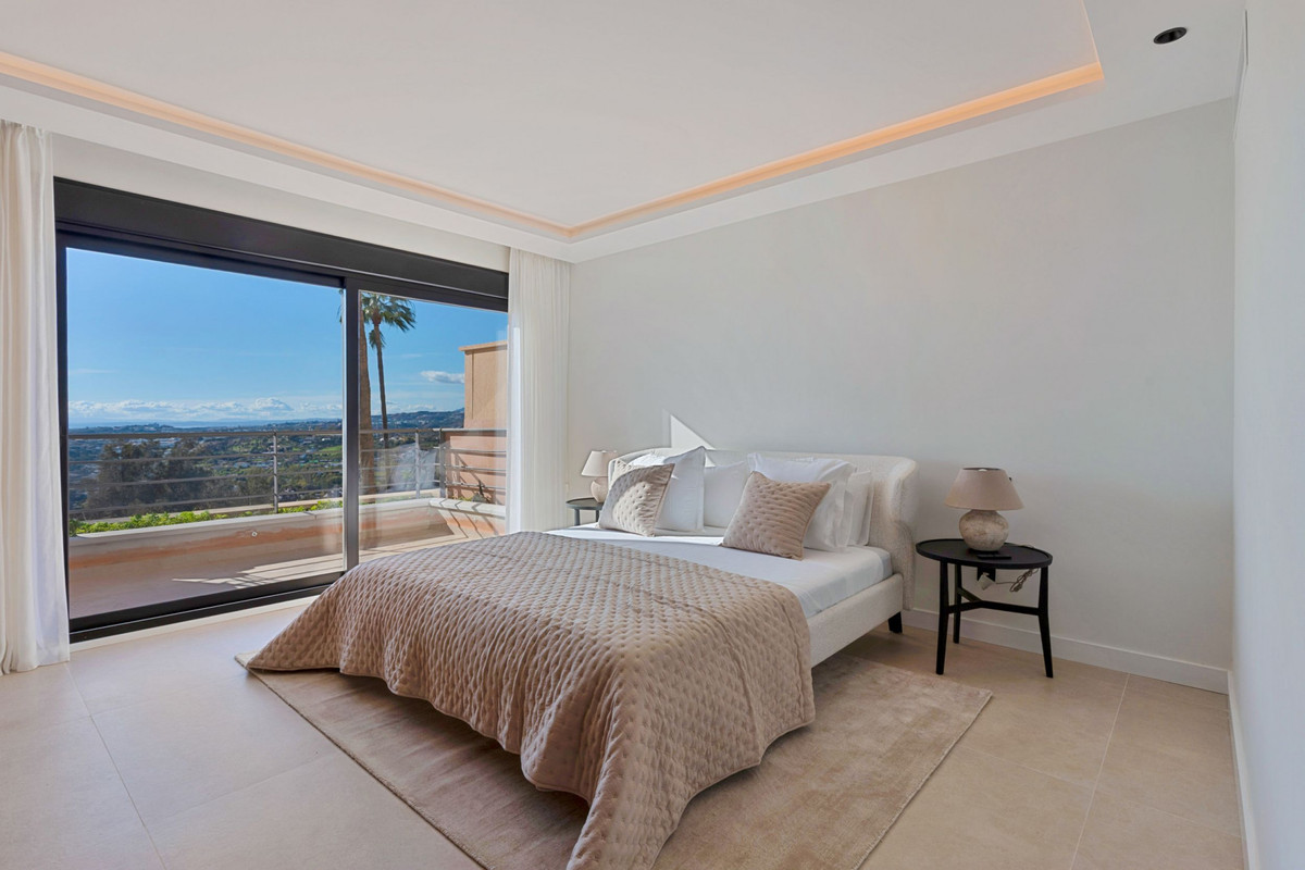 3 Bed Apartment for sale in Nueva Andalucía Costa Del Sol, Málaga, Spain